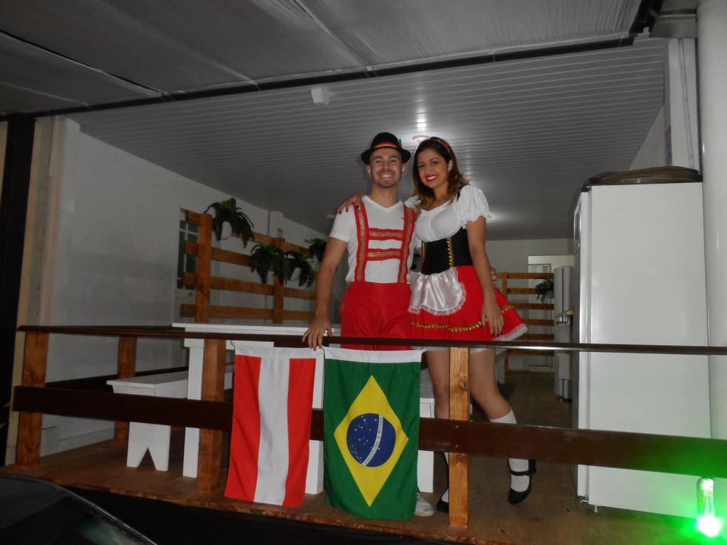 Austria Hostel & Pousada Blumenau Exterior foto
